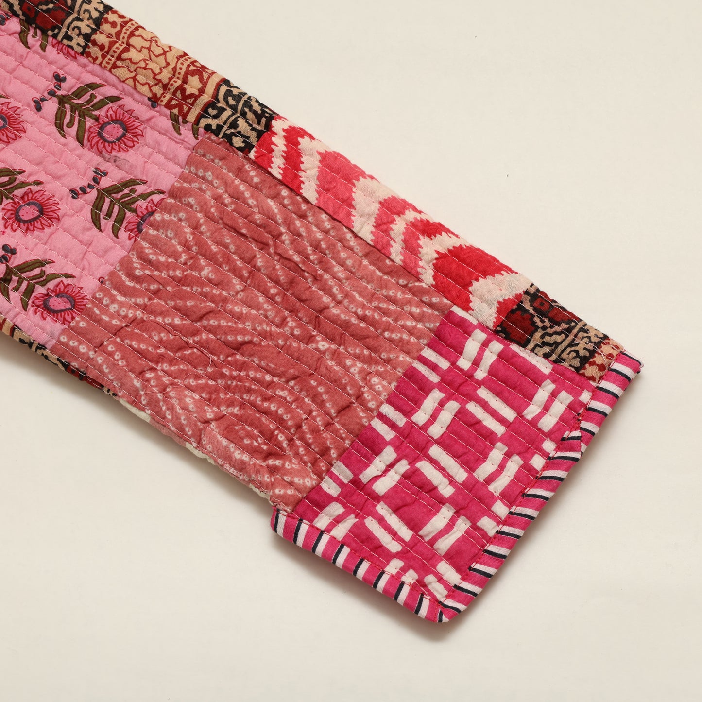 Reversible Quilted Jacket Pink, Sleeves close up