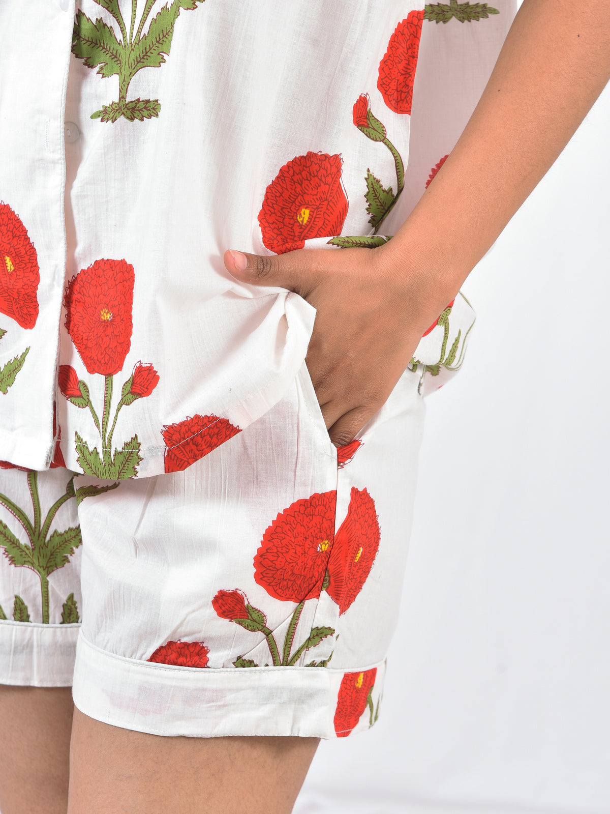 White & Crimson Red Poppy Floral Block Print Cotton Shorts Set, Traditional Summer Sleepwear & Loungewear