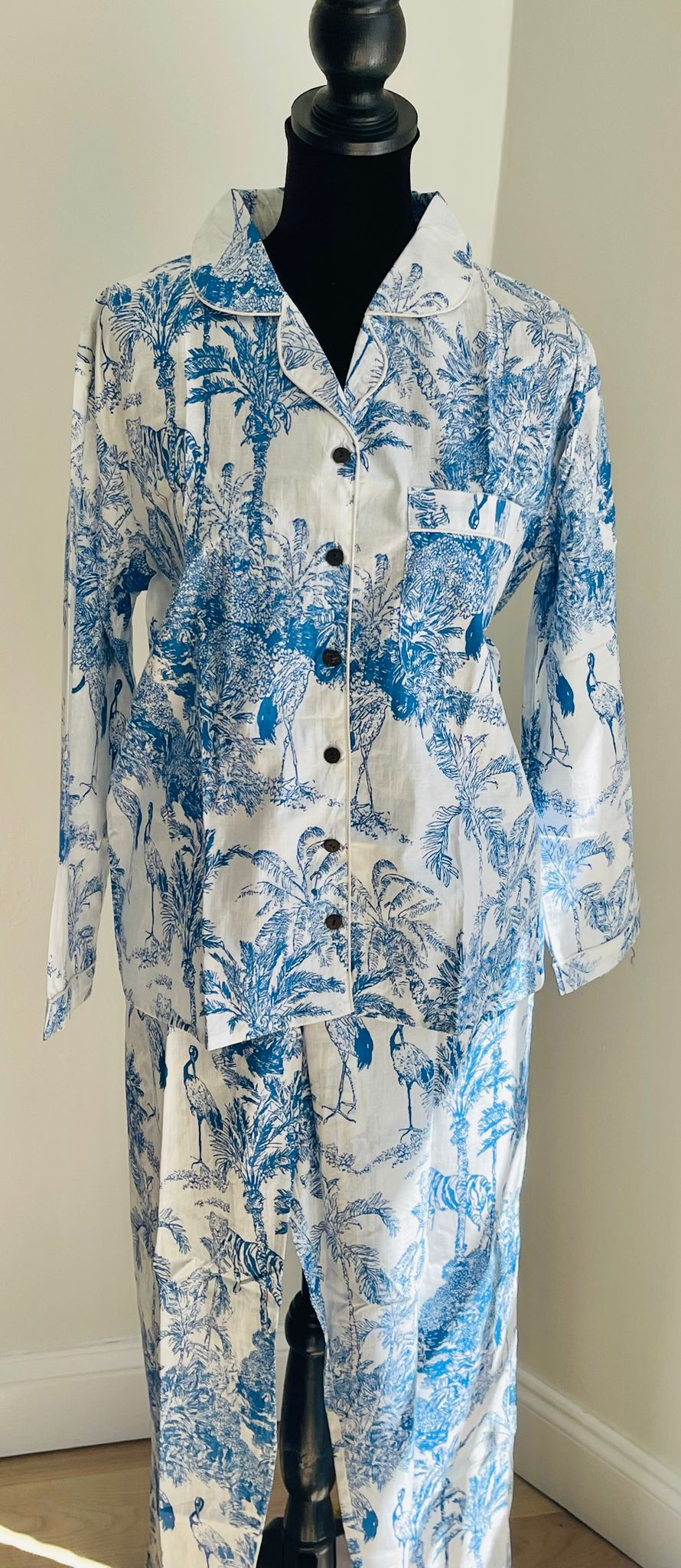 Mustard Yellow Tiger & Jungle Toile Print Cotton Pajama Set, Wild Safari Sleepwear & Loungewear