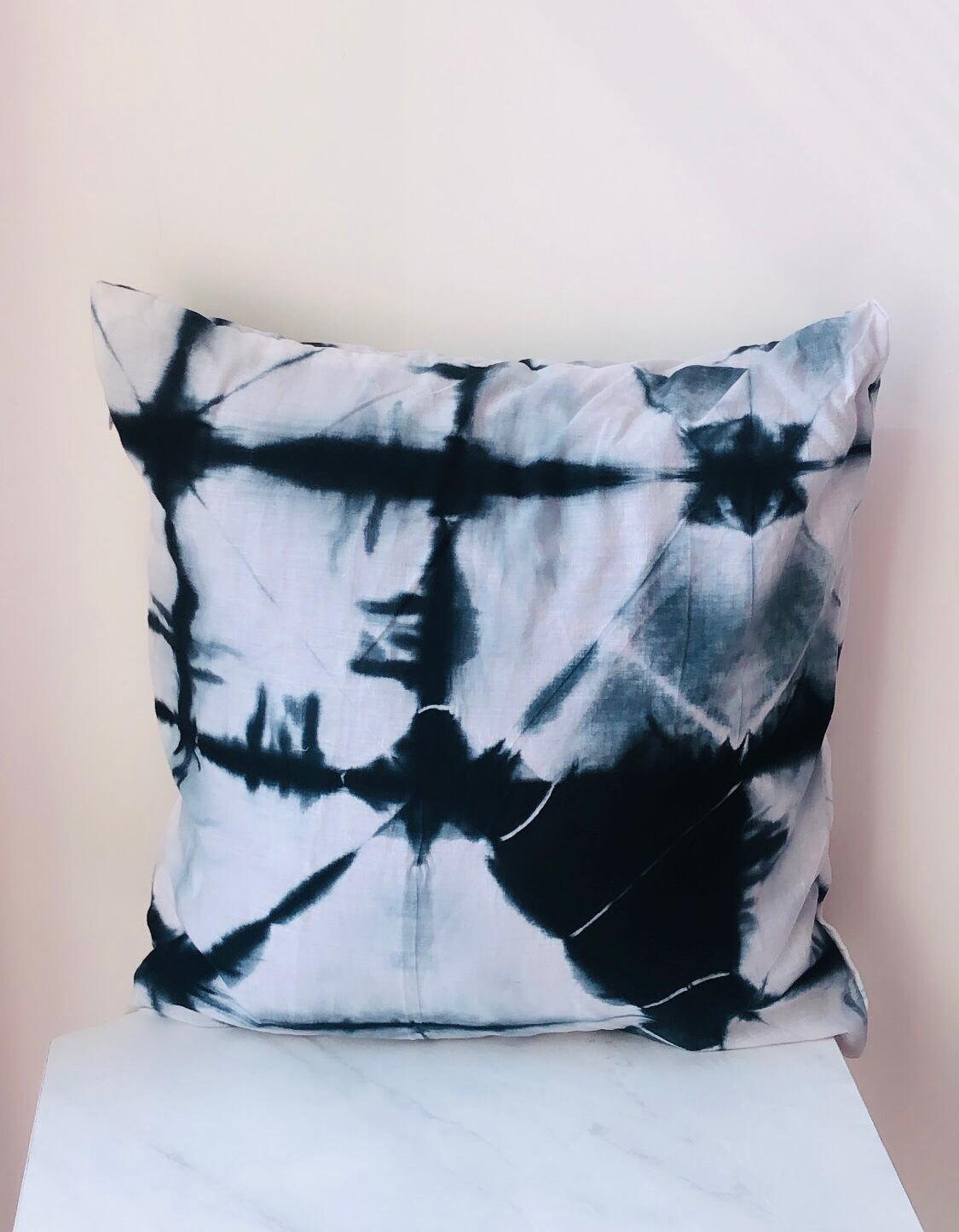 Stunning Shibori Indigo Tie Dye Throw Pillows - Boho Chic for your Bedroom