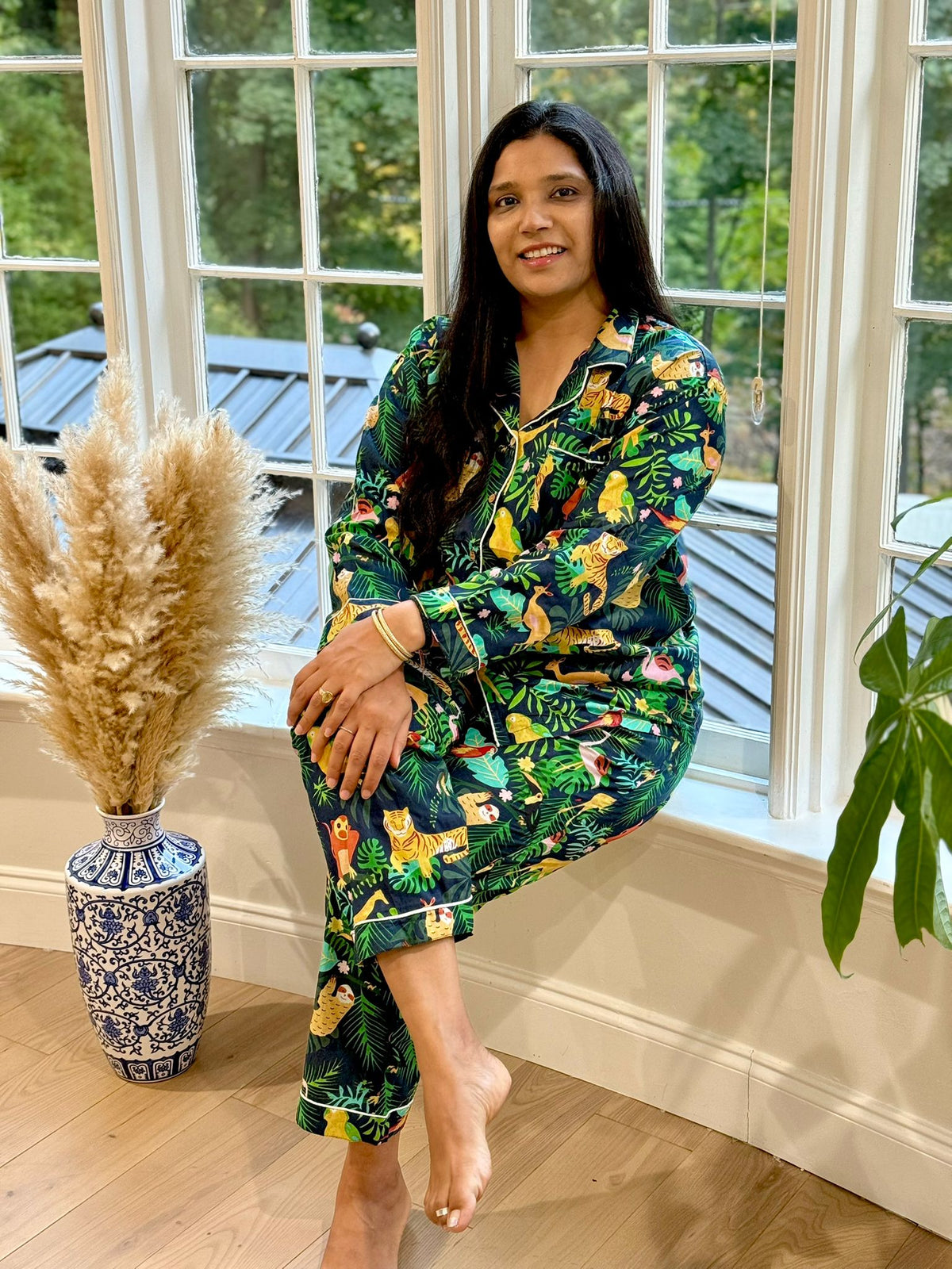 Navy Blue Wildlife & Jungle Animals Cotton Pajama Set, Dark Botanical Sleepwear & Loungewear Block Print Pajama Set