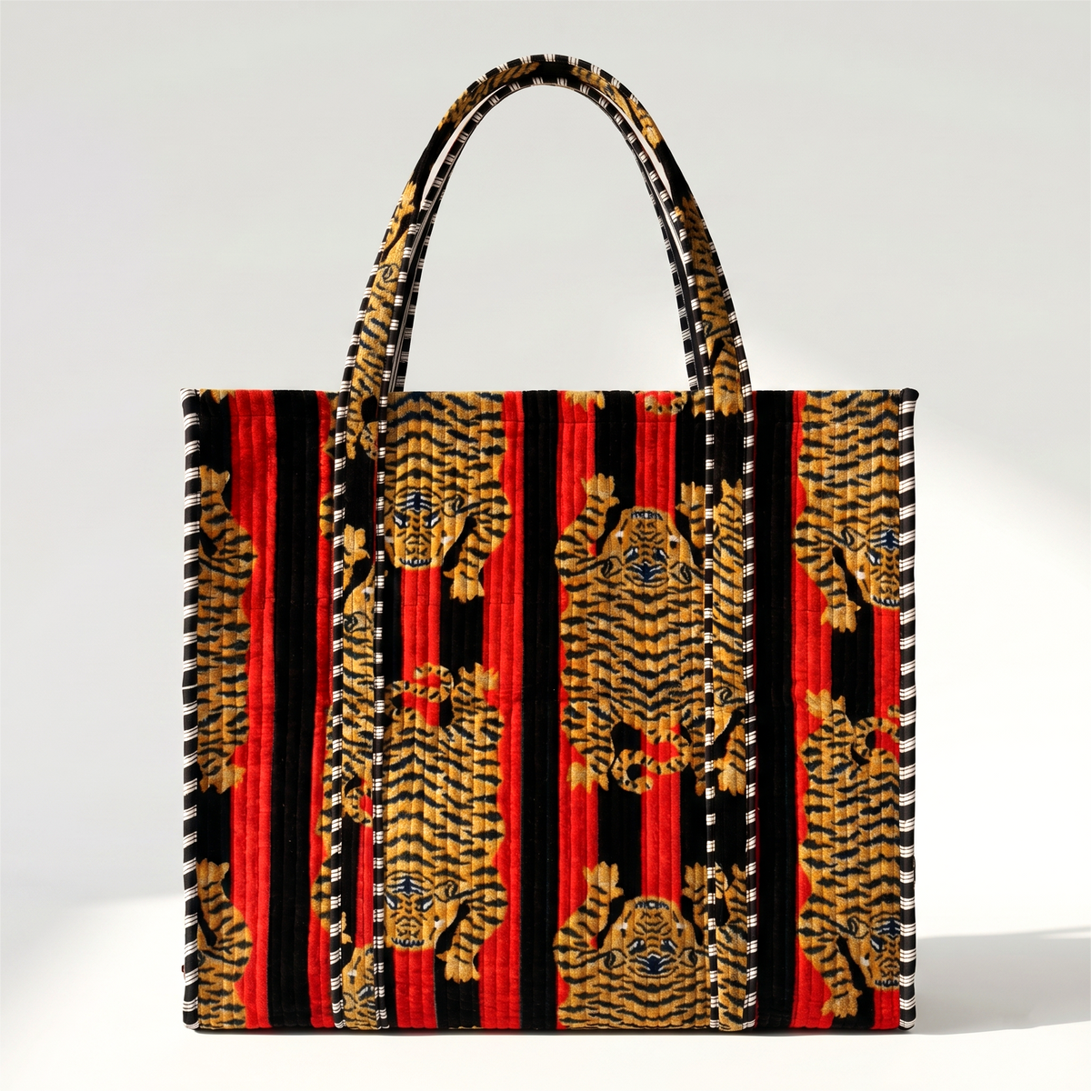 Handmade Red Black Tiger Print Quilted Cotton Tote Bag, Indian Block Print Bengal Tiger Boho Shoulder Bag, Animal Print Travel Beach Bag