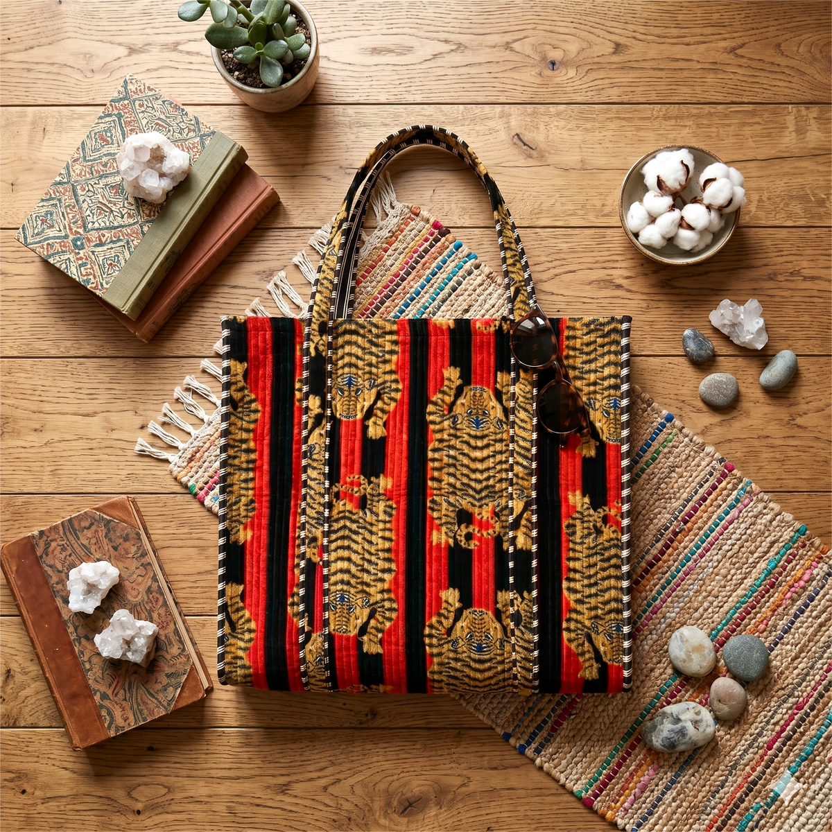 Handmade Red Black Tiger Print Quilted Cotton Tote Bag, Indian Block Print Bengal Tiger Boho Shoulder Bag, Animal Print Travel Beach Bag