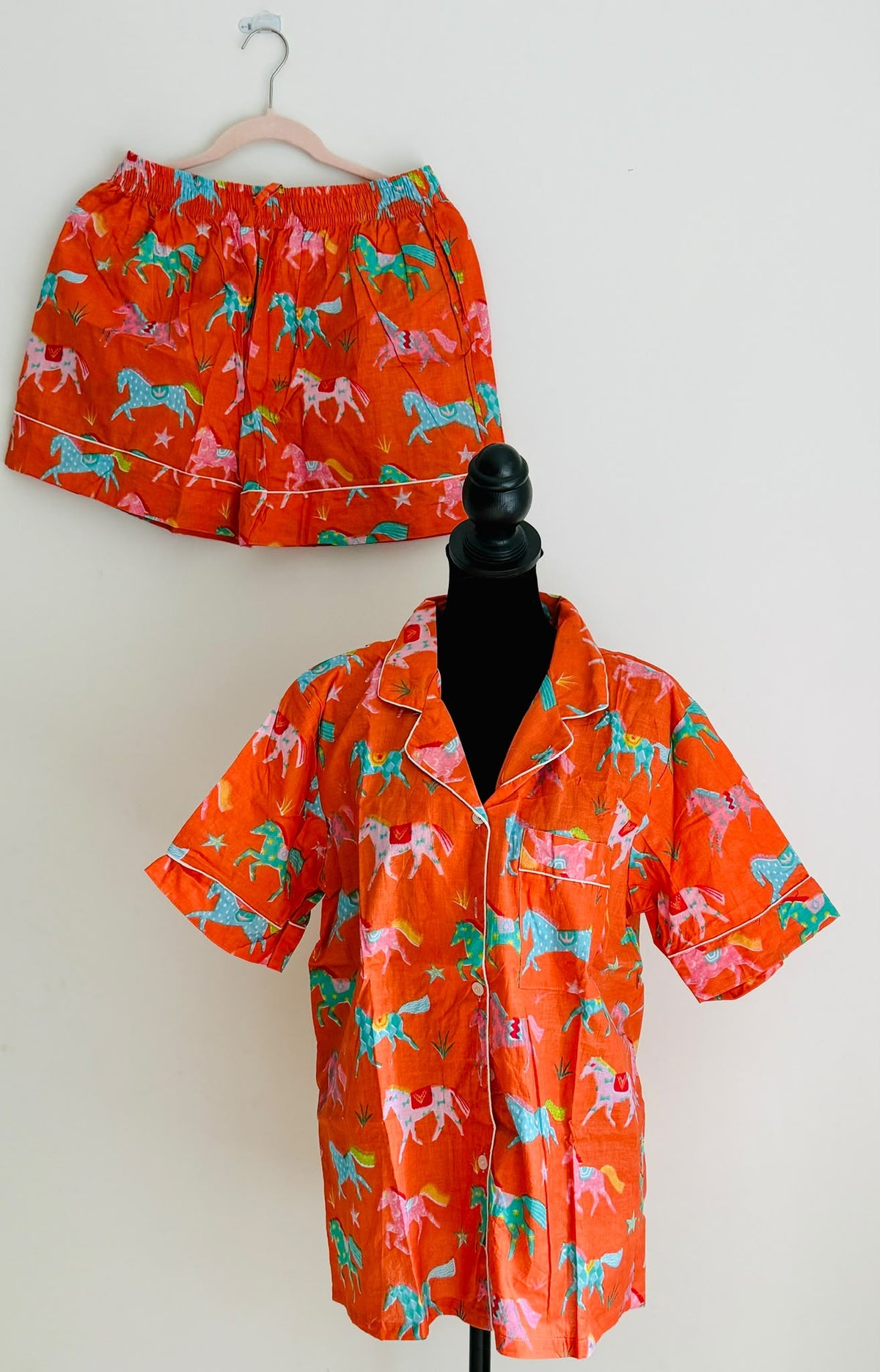 Vibrant Orange Equestrian & Horse Block Print Cotton Sleepwear Set, Summer Pajamas & Loungewear