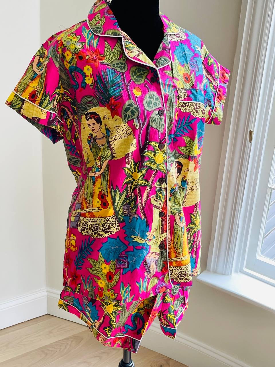 Short PJ Set in Pink Frida Khalo
