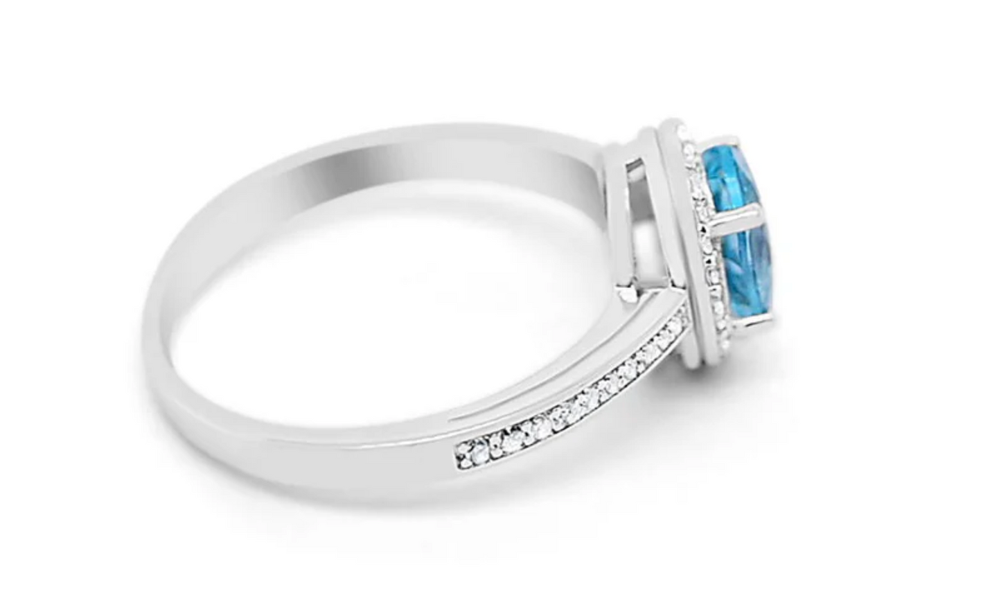 Aquamarine Solitaire Ring: Elegant Oval, Sterling Silver